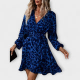 Elegantiškas leopardų rašto su V formos iškirpte ir reguliuojamu diržu suknelė