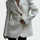 Švarkas su Įspūdinga Linija ir Mygtukais