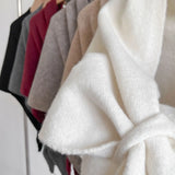 Aurora™ – Švelni ir Elegantiška Rudeninė Cape