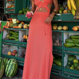 Bianca – Drabužis su Drąsiu Dizainu ir Giliais Iškirpais