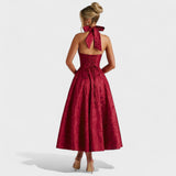 Effie - Tekstūruotas midi suknelė su V formos iškirpte